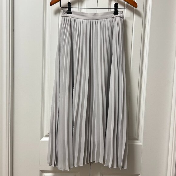 GU Japanese Pleated Midi Skirt Grey - Picture 1 of 9